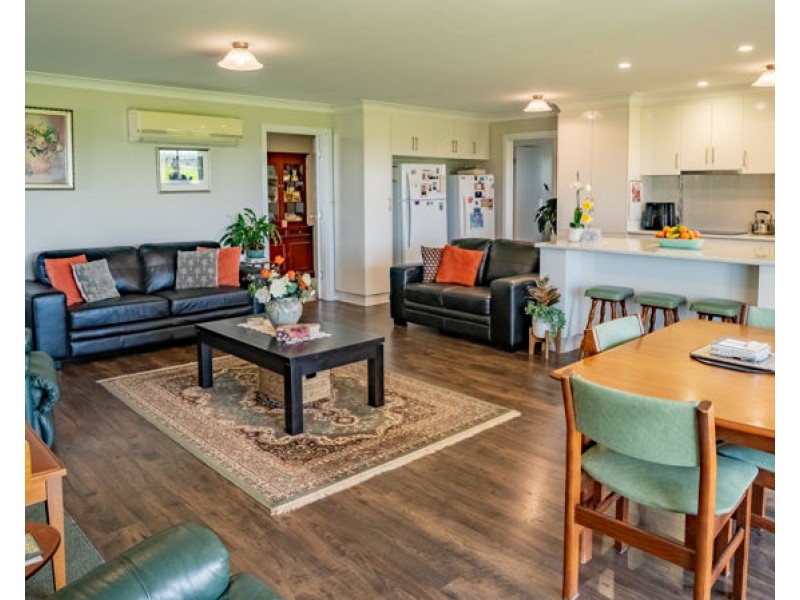 82 Pikedale Road, Junee NSW 2663