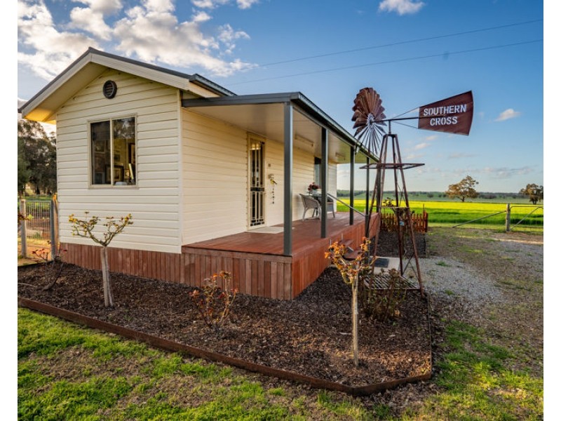 82 Pikedale Road, Junee NSW 2663