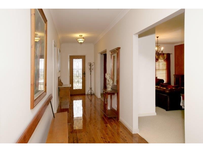 21 Kinvara Dr, Junee NSW 2663