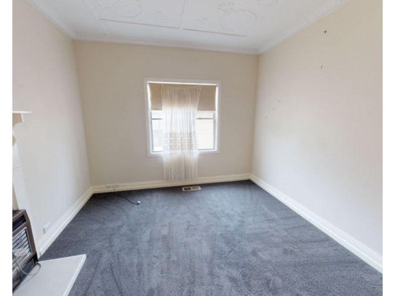 60 Commins  St, Junee NSW 2663