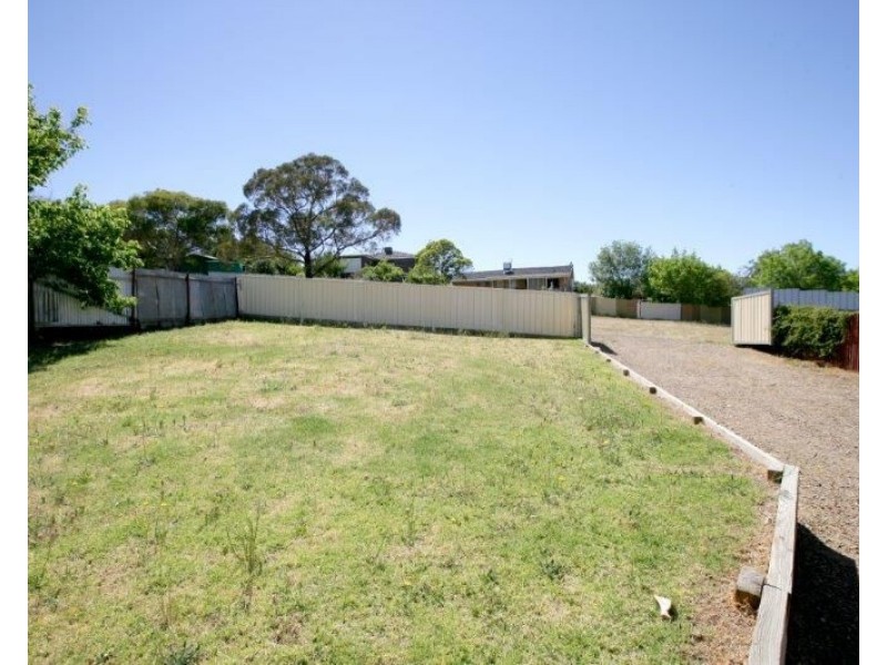 60 Commins  St, Junee NSW 2663