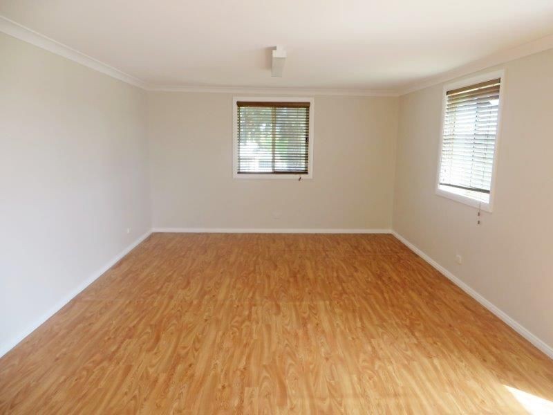 43 Commins St, Junee NSW 2663