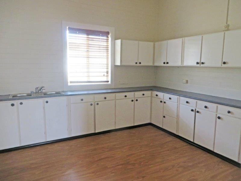 43 Commins St, Junee NSW 2663