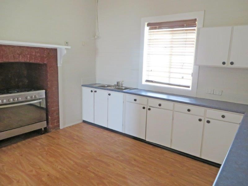 43 Commins St, Junee NSW 2663