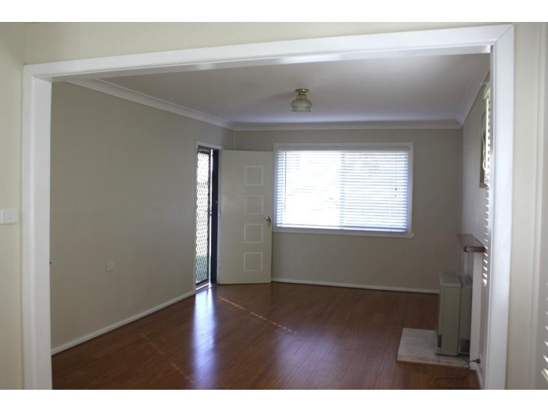 68 George  St, Junee NSW 2663