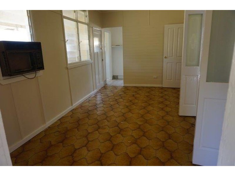 13 Prince  St, Junee NSW 2663
