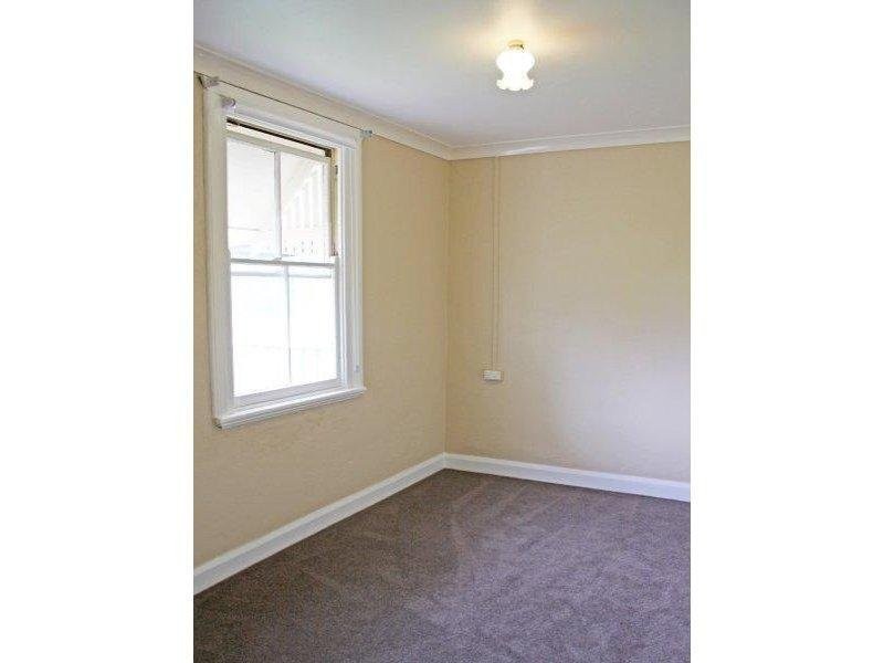 60 Regent Street, Junee NSW 2663