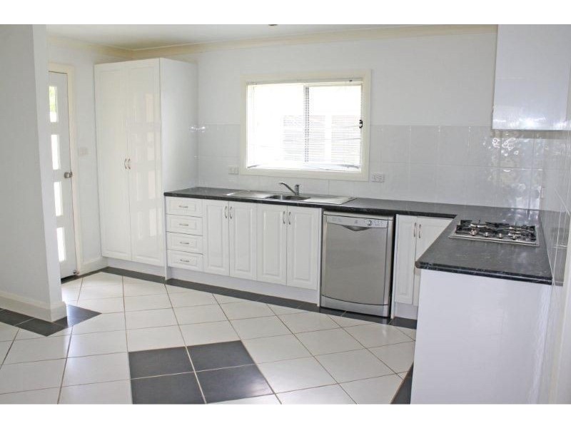 60 Regent Street, Junee NSW 2663