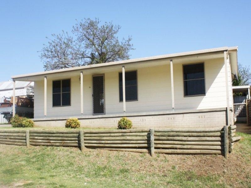 9A Thomas, Junee NSW 2663