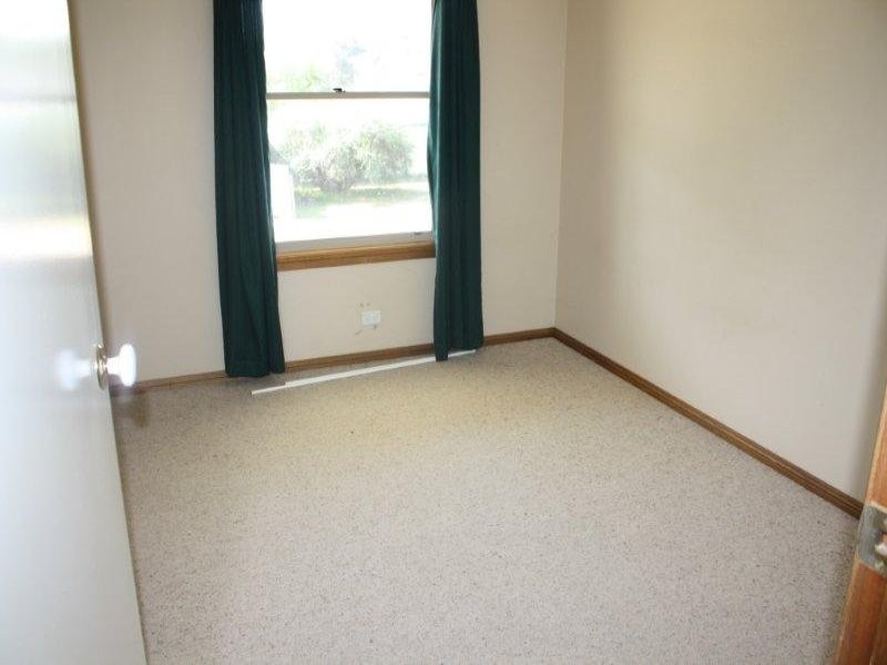 9A Thomas, Junee NSW 2663