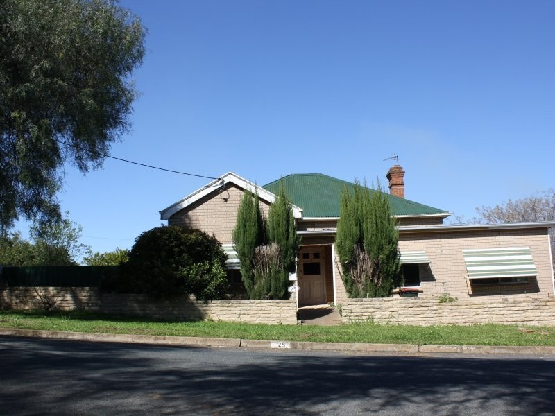 25 King Street, Junee NSW 2663