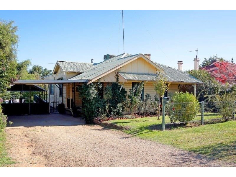 33 Bolton Street, Junee NSW 2663