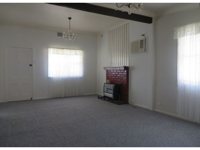 20 Crown Street, Junee NSW 2663