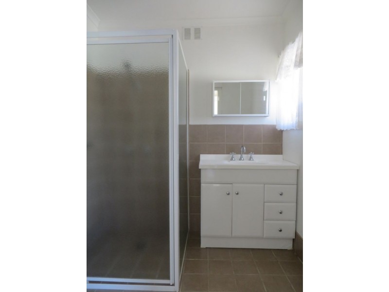 20 Crown Street, Junee NSW 2663