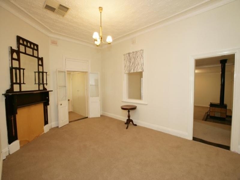 18 Hammond Street, Junee NSW 2663