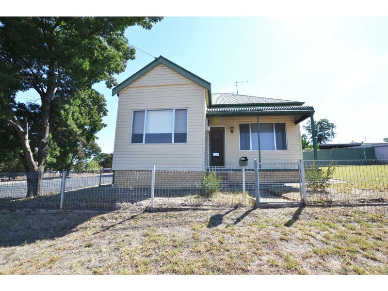 65 Marquis Street, Junee NSW 2663