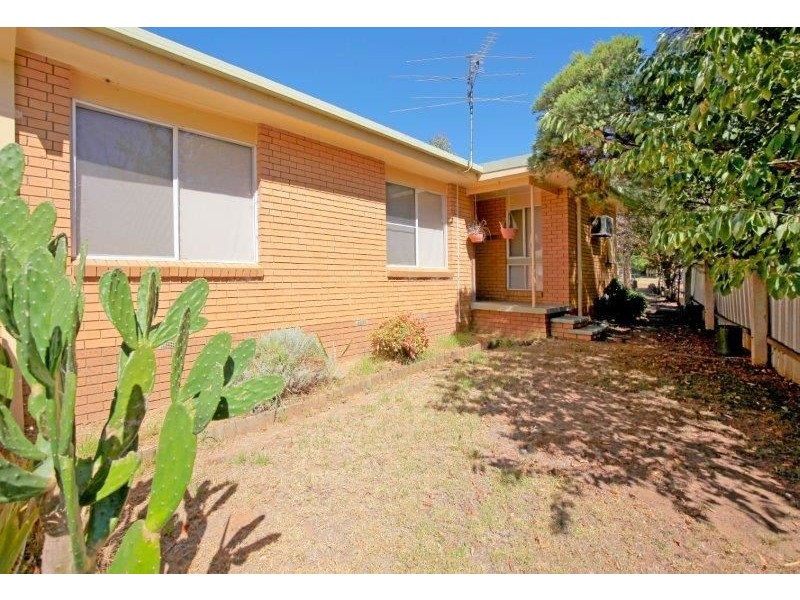 9 James Street, Junee NSW 2663