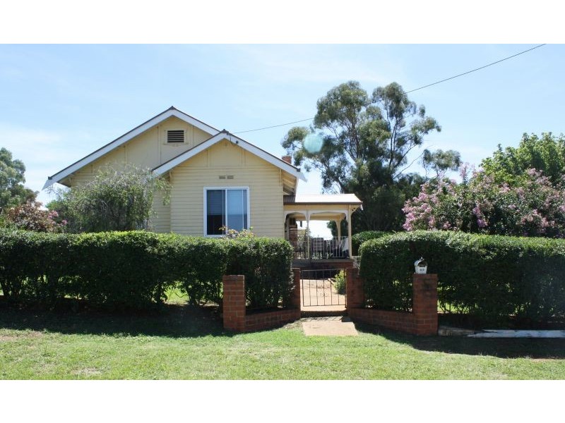 29 Wardle Street, Junee NSW 2663