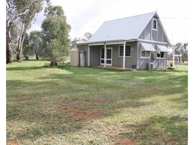 29-31 Broad Street, Old Junee NSW 2652