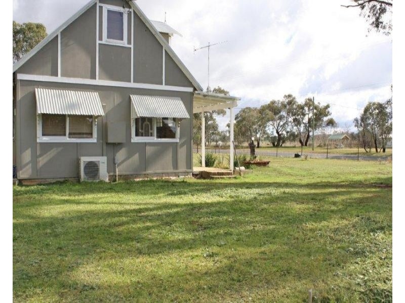 29-31 Broad Street, Old Junee NSW 2652