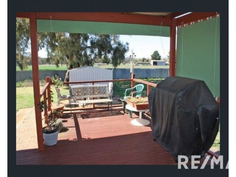 14 Percy Street, Old Junee NSW 2652