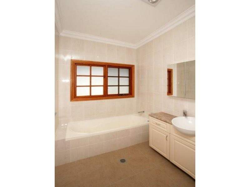 17 Fitzroy Street, Junee NSW 2663