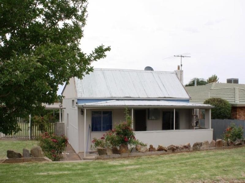 6 Prince Street, Junee NSW 2663