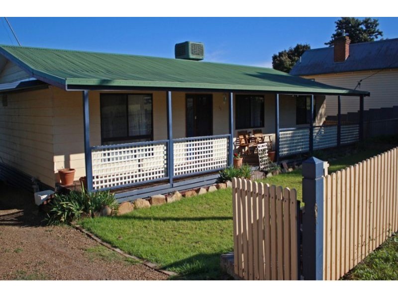 55 Commins Street, Junee NSW 2663