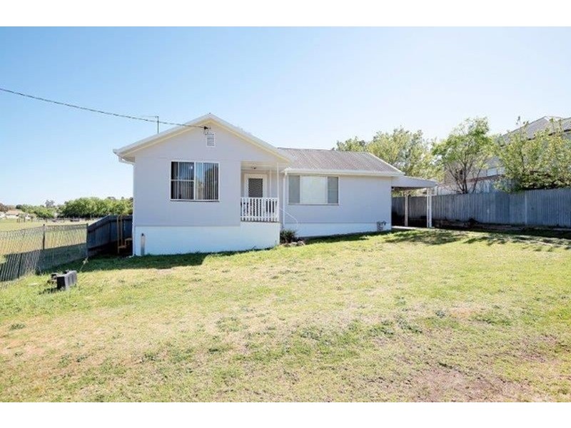 80 Hill Street, Junee NSW 2663