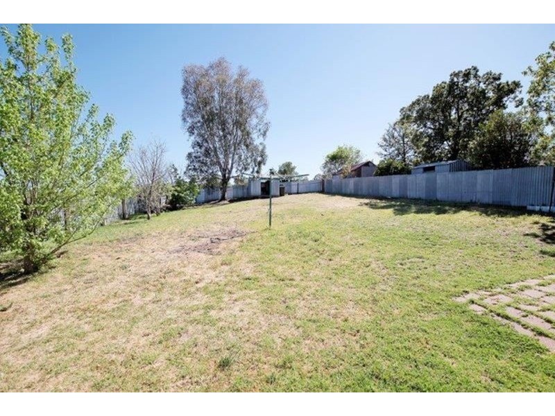 80 Hill Street, Junee NSW 2663