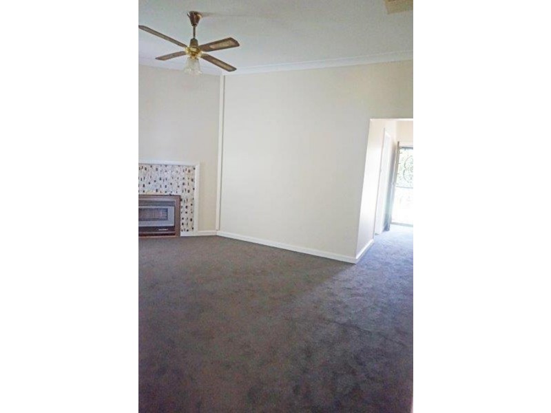 26 Regent Street, Junee NSW 2663