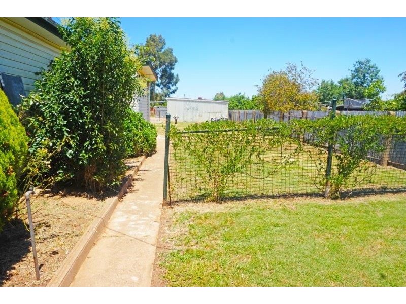26 Regent Street, Junee NSW 2663