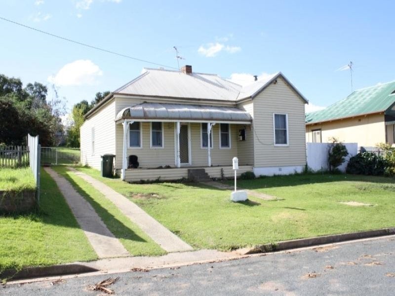 13 Prince Street, Junee NSW 2663