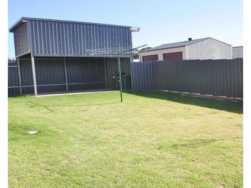 23 Anzac Avenue, Junee NSW 2663