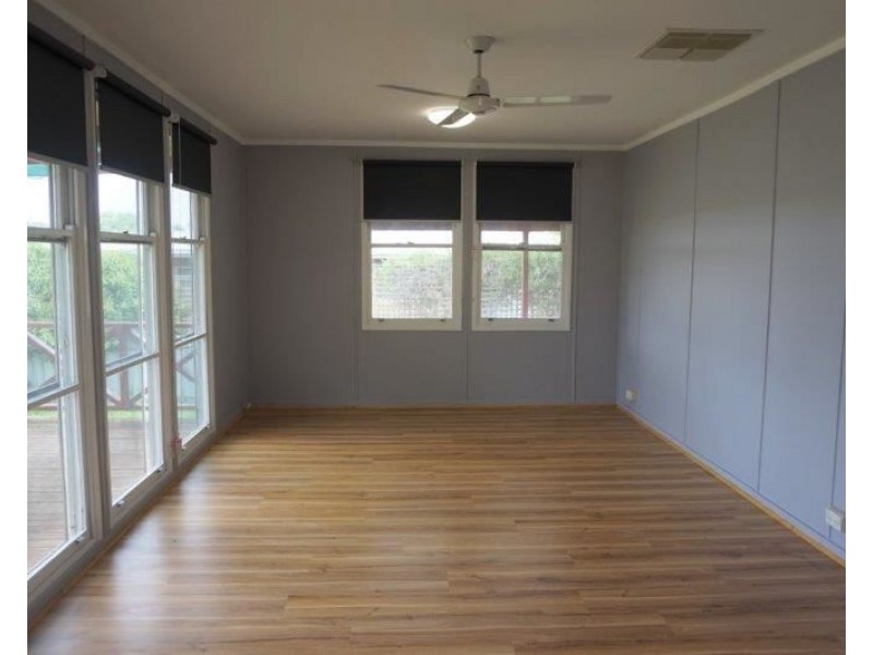 12 Beach Street, Junee NSW 2663