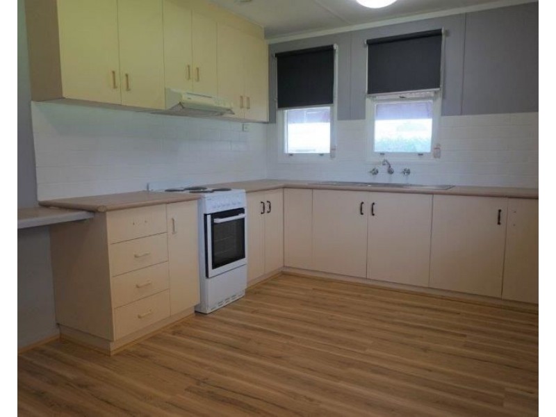 12 Beach Street, Junee NSW 2663