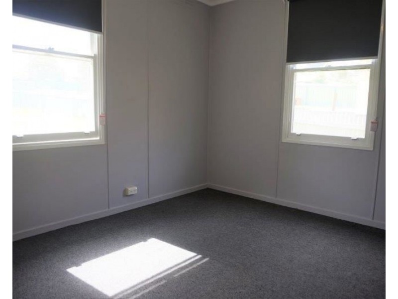 12 Beach Street, Junee NSW 2663