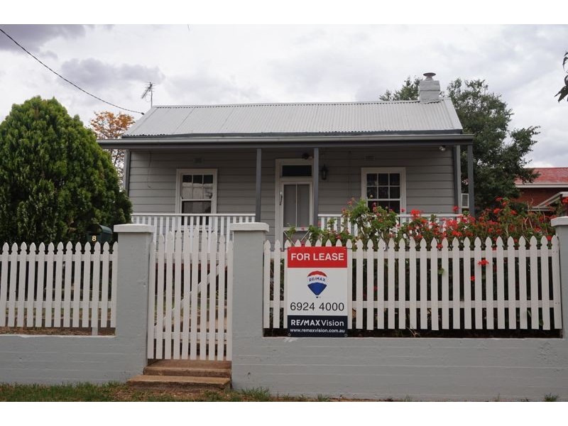 8 Stewart Street, Junee NSW 2663