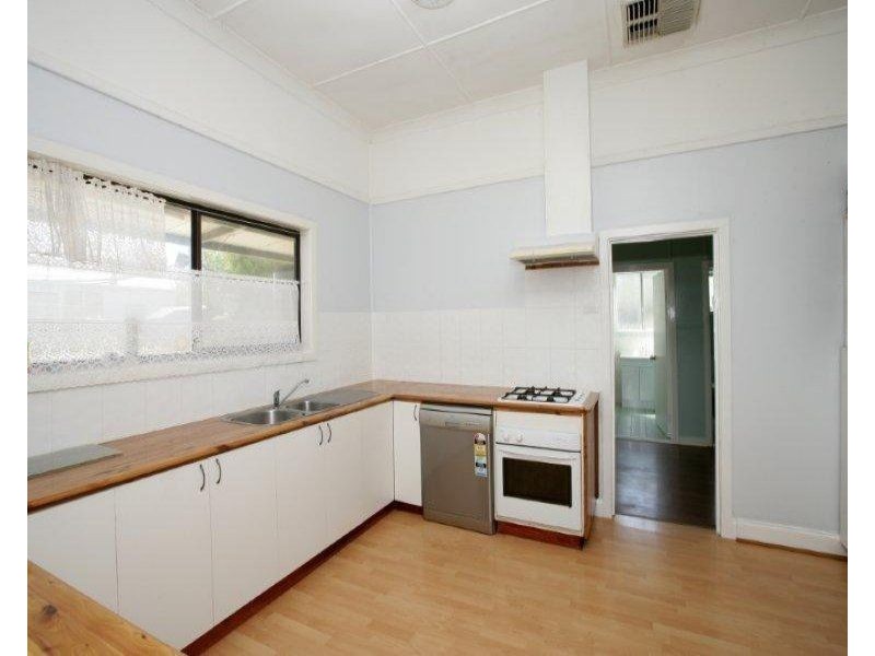 54 George Street, Junee NSW 2663
