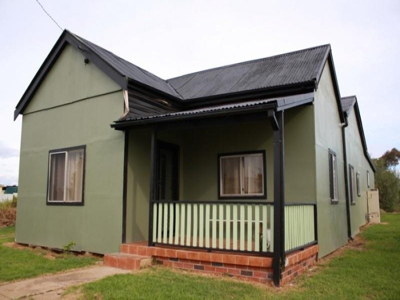 67 George Street, Junee NSW 2663
