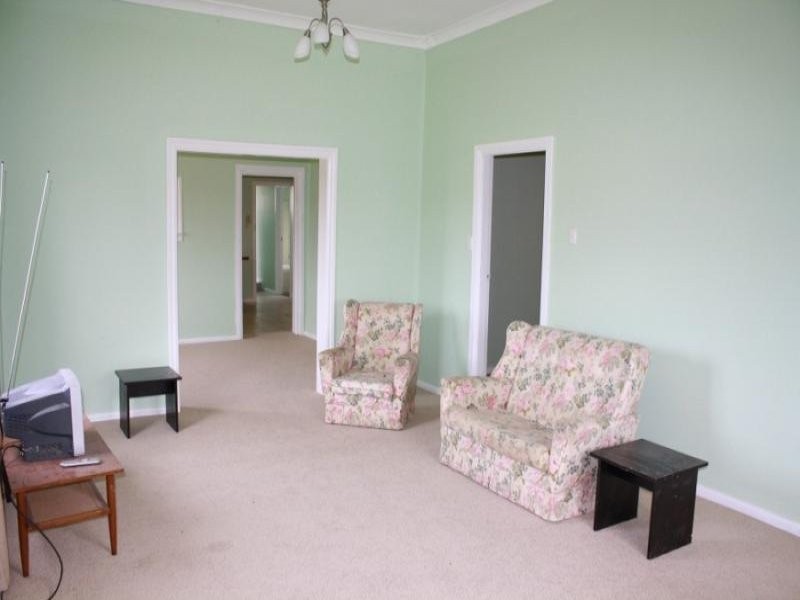 67 George Street, Junee NSW 2663