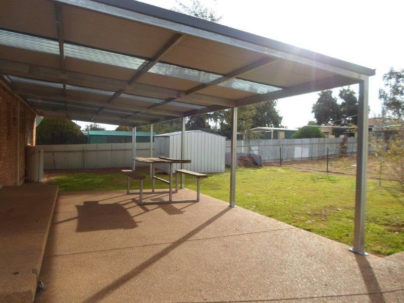 77 Regent Street, Junee NSW 2663
