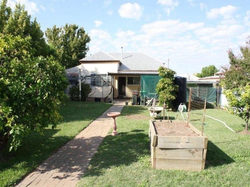 14 Florence Street, Junee NSW 2663