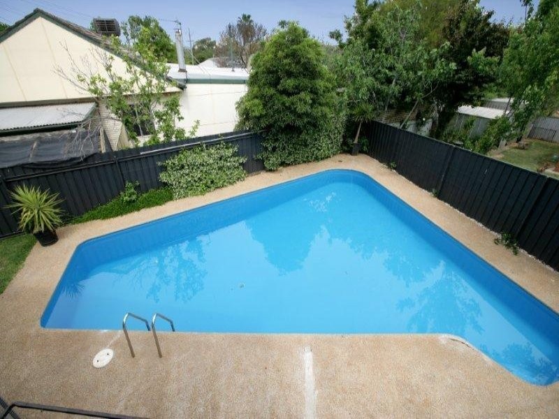 13 Plumpton Road, Kooringal NSW 2650