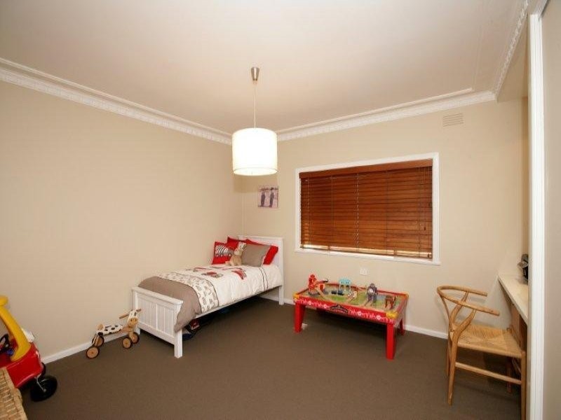 13 Plumpton Road, Kooringal NSW 2650
