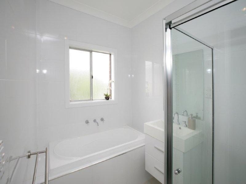 13 Plumpton Road, Kooringal NSW 2650