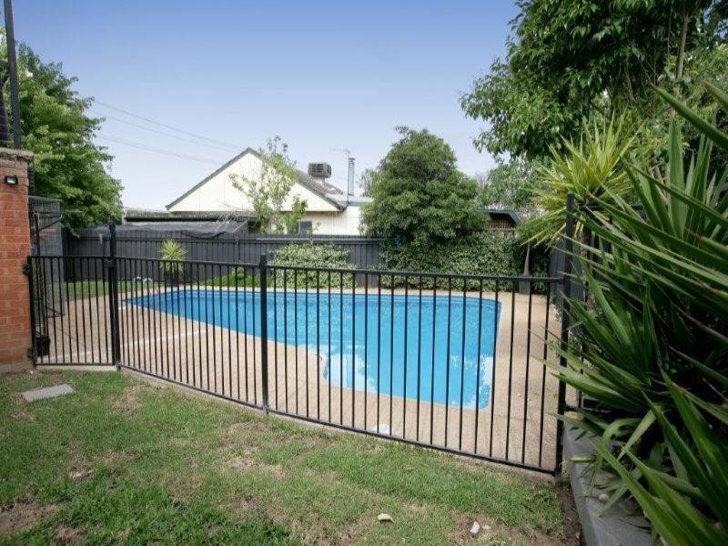 13 Plumpton Road, Kooringal NSW 2650