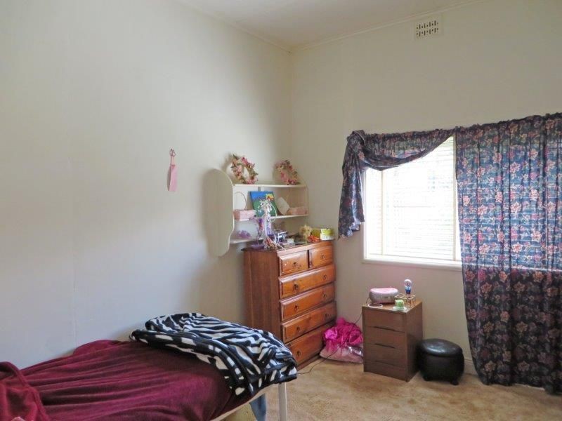 25 King  St, Junee NSW 2663