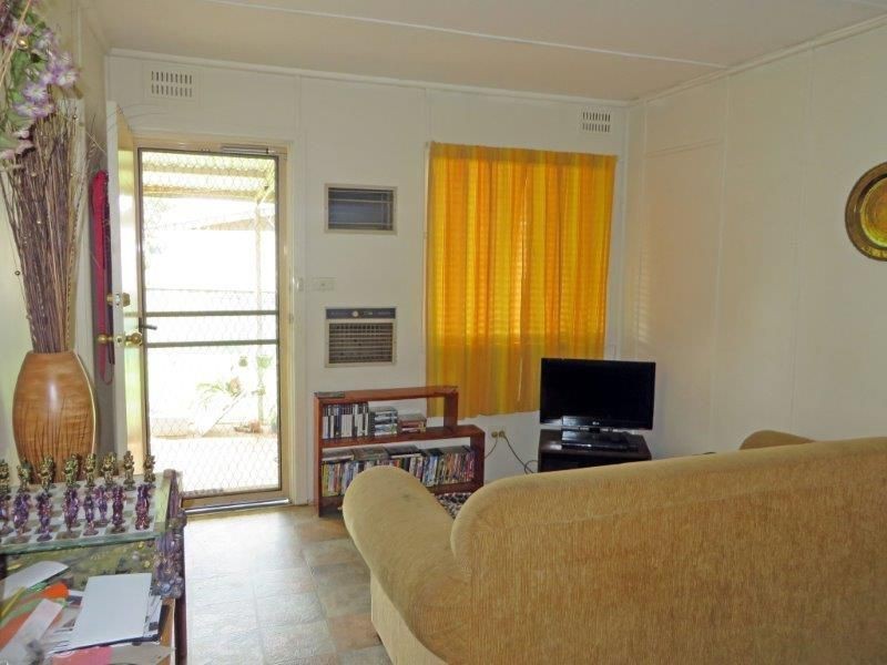25 King  St, Junee NSW 2663