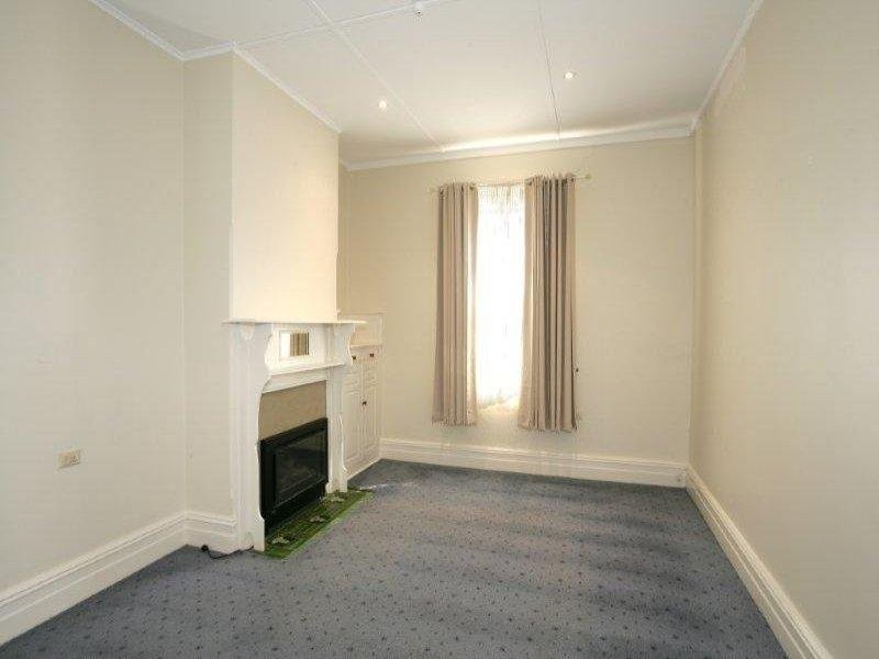 28 George St, Junee NSW 2663